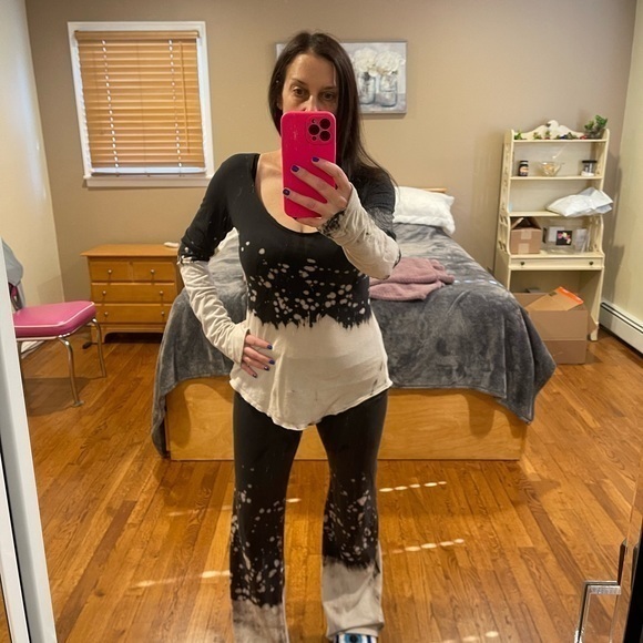 L💕R tie dye black/brown wide scoop neck top - Picture 4 of 4